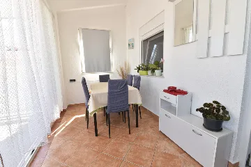 Apartment with Sea-View Balcony in Vir
