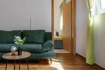 Apartment in Vir for 2–4 Guests with Sea Views