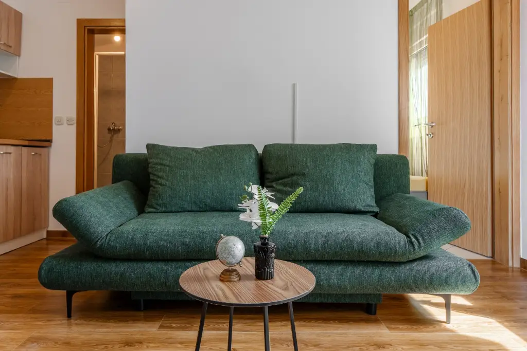 Apartment in Vir for 2–4 Guests with Sea Views