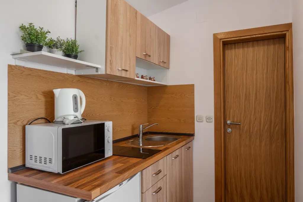 Apartment in Vir for 2–4 Guests with Sea Views