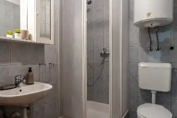 Apartment in Vir for 2–4 Guests with Sea Views