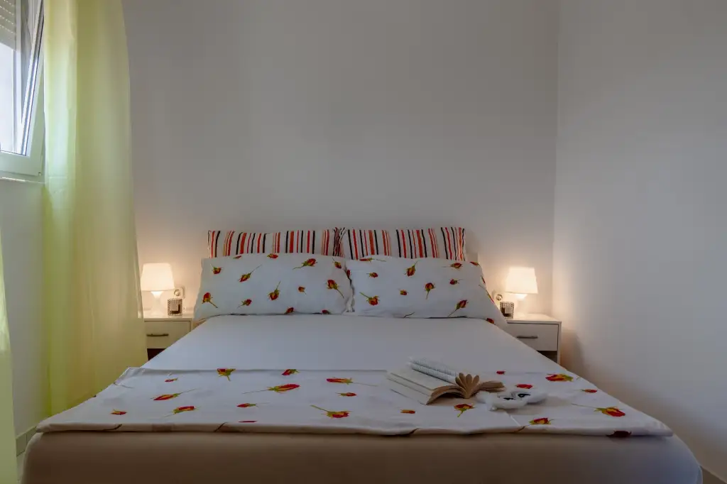 Vir 1-Bedroom Apartment with Partial Sea View
