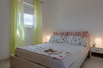 Vir 1-Bedroom Apartment with Partial Sea View