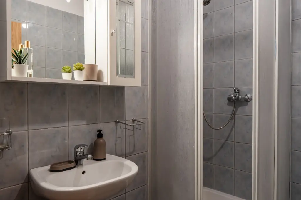 Vir 1-Bedroom Apartment with Partial Sea View