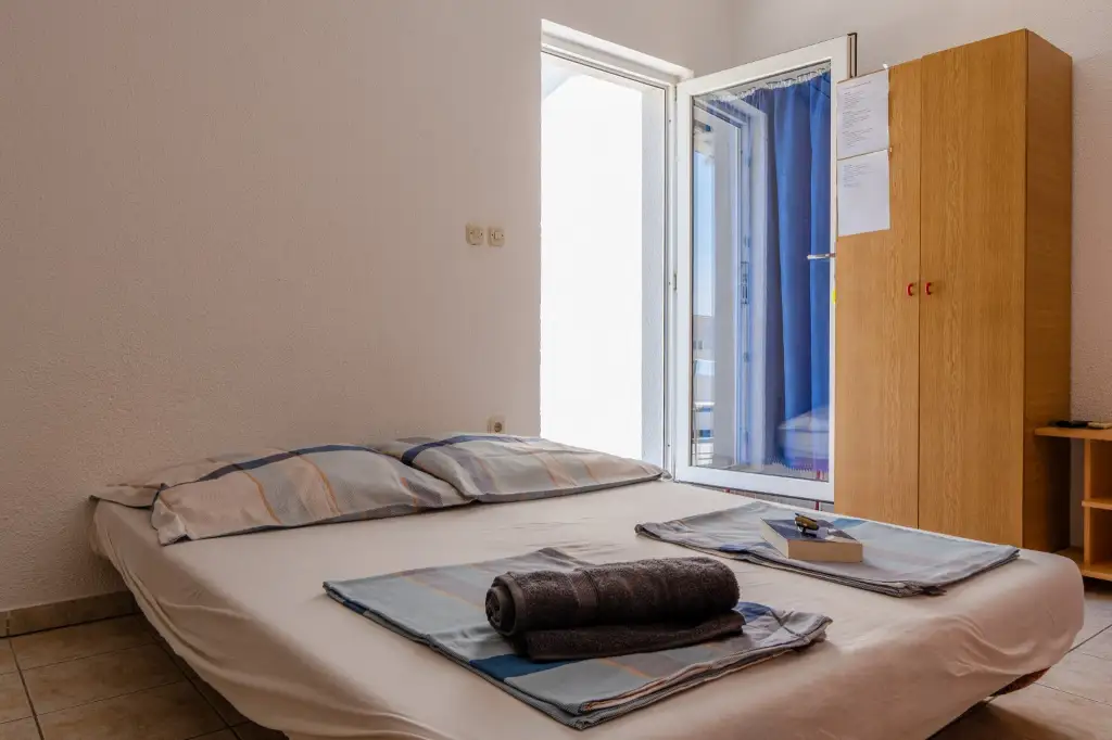 Studio Apartment for 2 in Vir with Partial Sea View