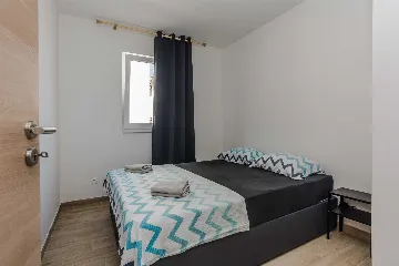 Vir 2-Bedroom Apartment for up to 4 Guests