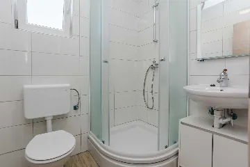 Vir 2-Bedroom Apartment for up to 4 Guests