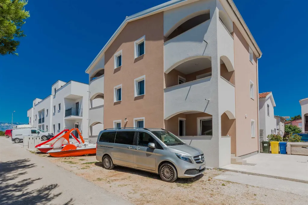 Quiet Apartment in Vir for 4 Guests with Balcony