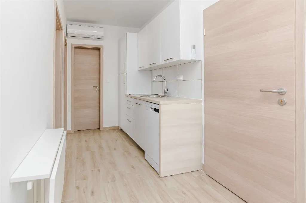 2-Bedroom Apartment in Vir for 4 Guests
