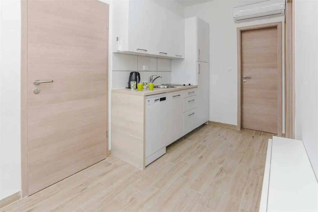 Apartment in Vir for 4 with Partial Sea View