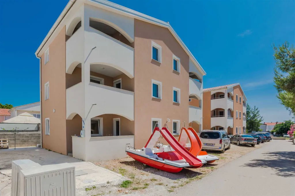 Apartment in Vir for 4 with Partial Sea View