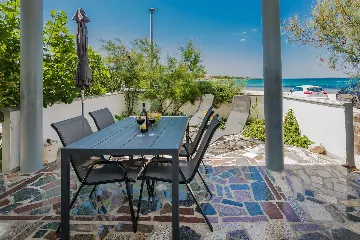 Sea-View Apartment in Vir for 2–4 Guests