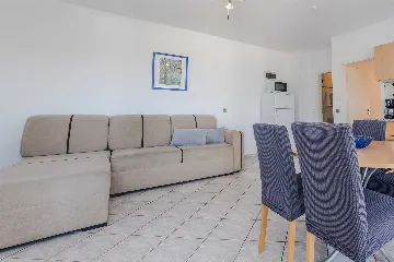 Sea-View Apartment in Vir for 2–4 Guests