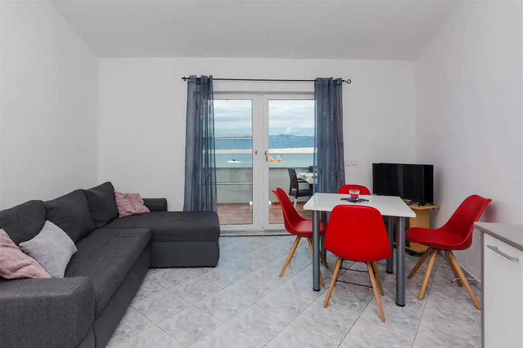 Two-Bedroom Beachfront Apartment in Vir (Up to 5)