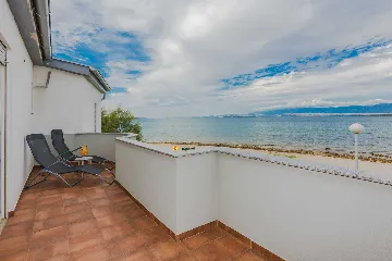 Two-Bedroom Beachfront Apartment in Vir (Up to 5)