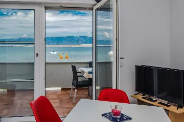 Two-Bedroom Beachfront Apartment in Vir (Up to 5)