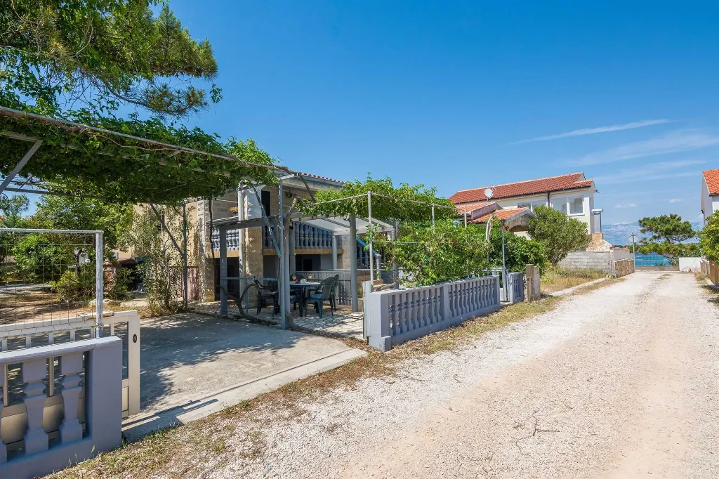 Ground-Floor Apartment in Vir for 5 Guests
