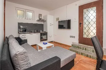 Ground-Floor Apartment in Vir for 5 Guests