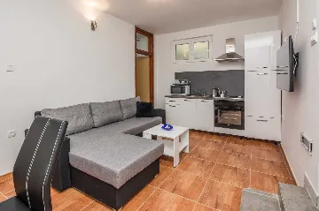 Ground-Floor Apartment in Vir for 5 Guests