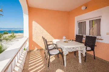 Sea View Apartment for 4 in Vir