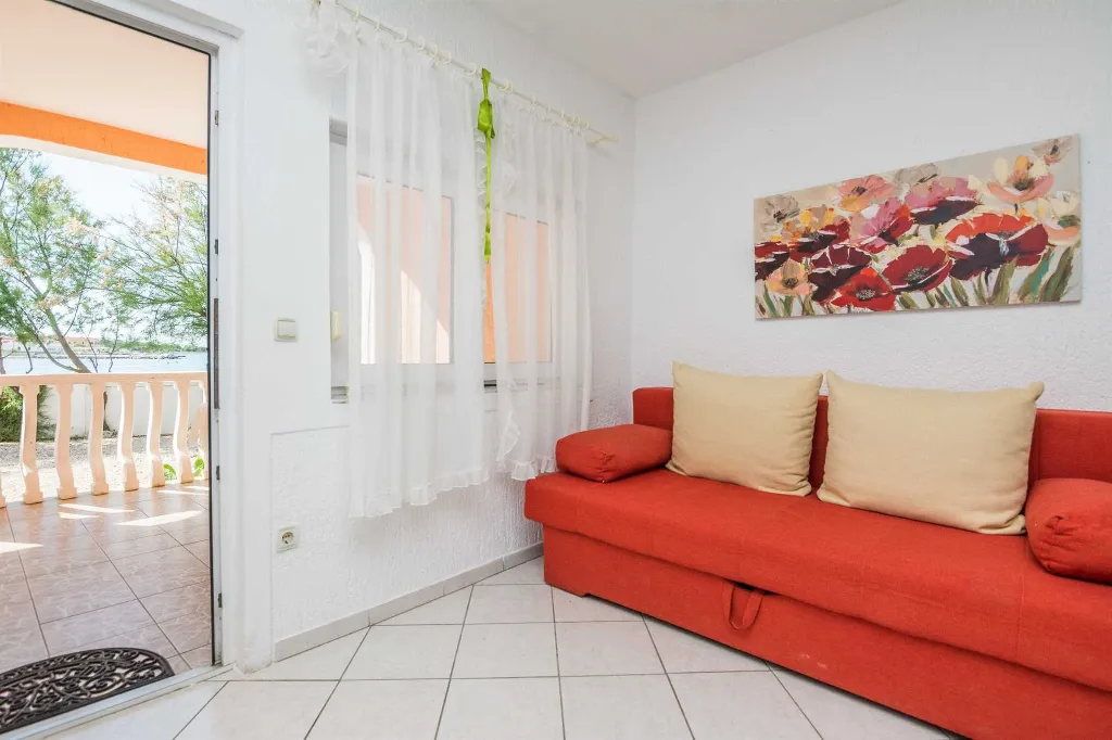 Sea View Apartment for 4 in Vir