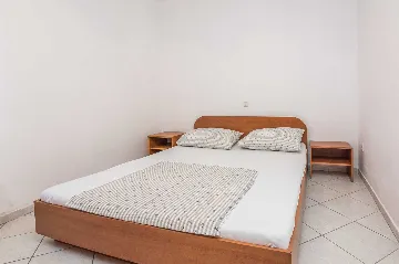 Sea View Apartment for 4 in Vir