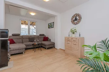 Holiday House on Vir for 4–6 Guests