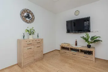 Holiday House on Vir for 4–6 Guests