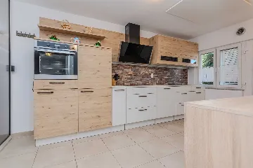 Holiday House on Vir for 4–6 Guests