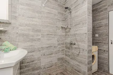 Holiday House on Vir for 4–6 Guests