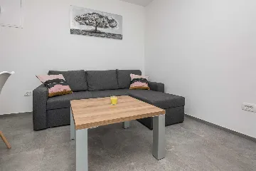 2-Bedroom Apartment in Vir for 6 Guests
