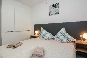2-Bedroom Apartment in Vir for 6 Guests