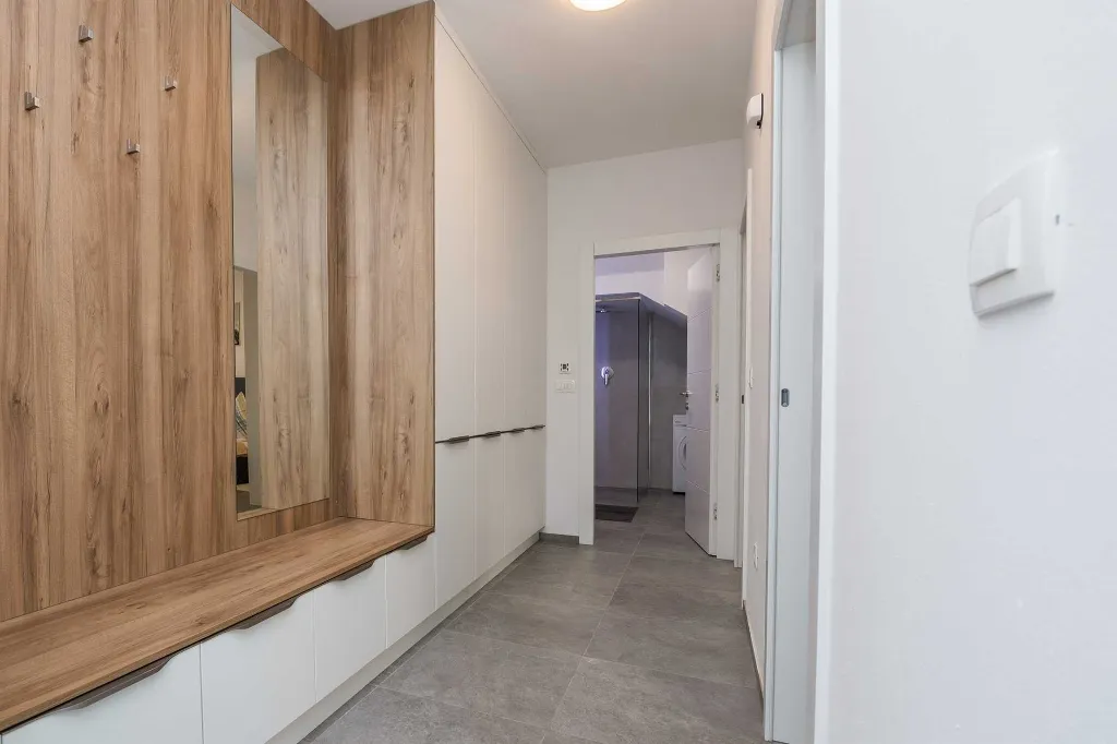 2-Bedroom Apartment in Vir for 6 Guests