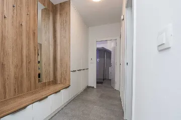2-Bedroom Apartment in Vir for 6 Guests