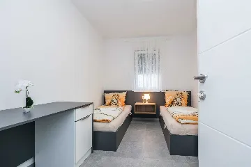 2-Bedroom Apartment in Vir for 6 Guests