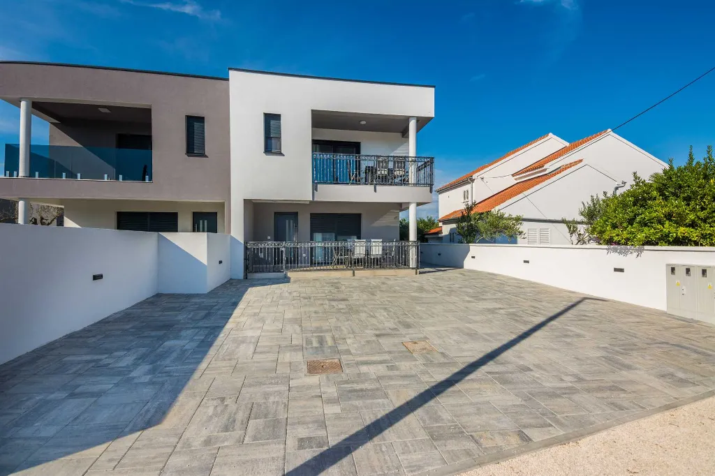 2-Bedroom Apartment in Vir for 6 Guests