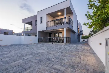 2-Bedroom Apartment in Vir for 6 Guests
