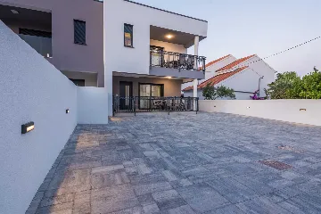 2-Bedroom Apartment in Vir for 6 Guests