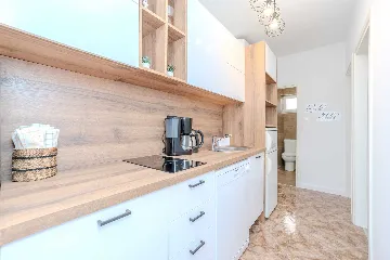 2-Bedroom Apartment in Vir (Prezida) for Up to 5