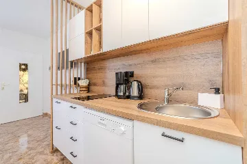 2-Bedroom Apartment in Vir (Prezida) for Up to 5