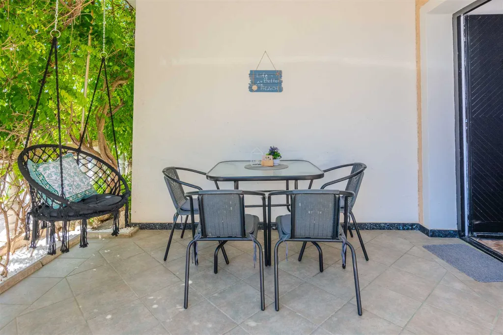 2-Bedroom Apartment in Vir (Prezida) for Up to 5