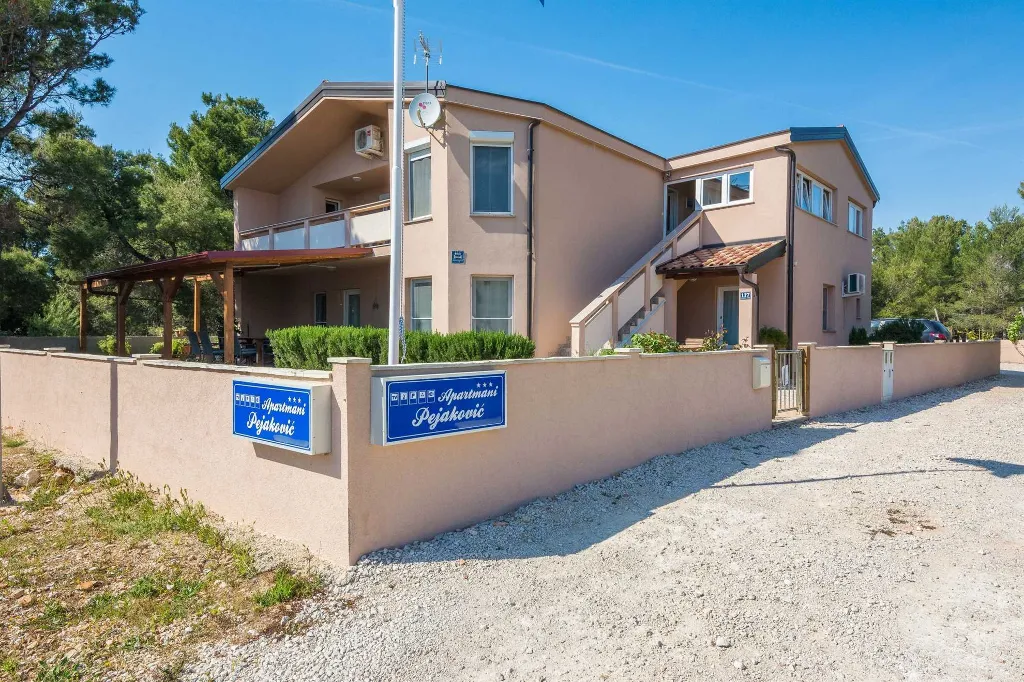 Apartment in Vir for 4 Guests