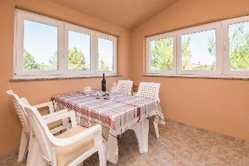 Vir Apartment for 2-3 Guests in a Quiet Area