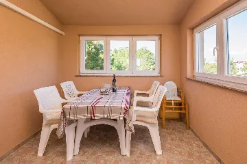 Vir Apartment for 2-3 Guests in a Quiet Area