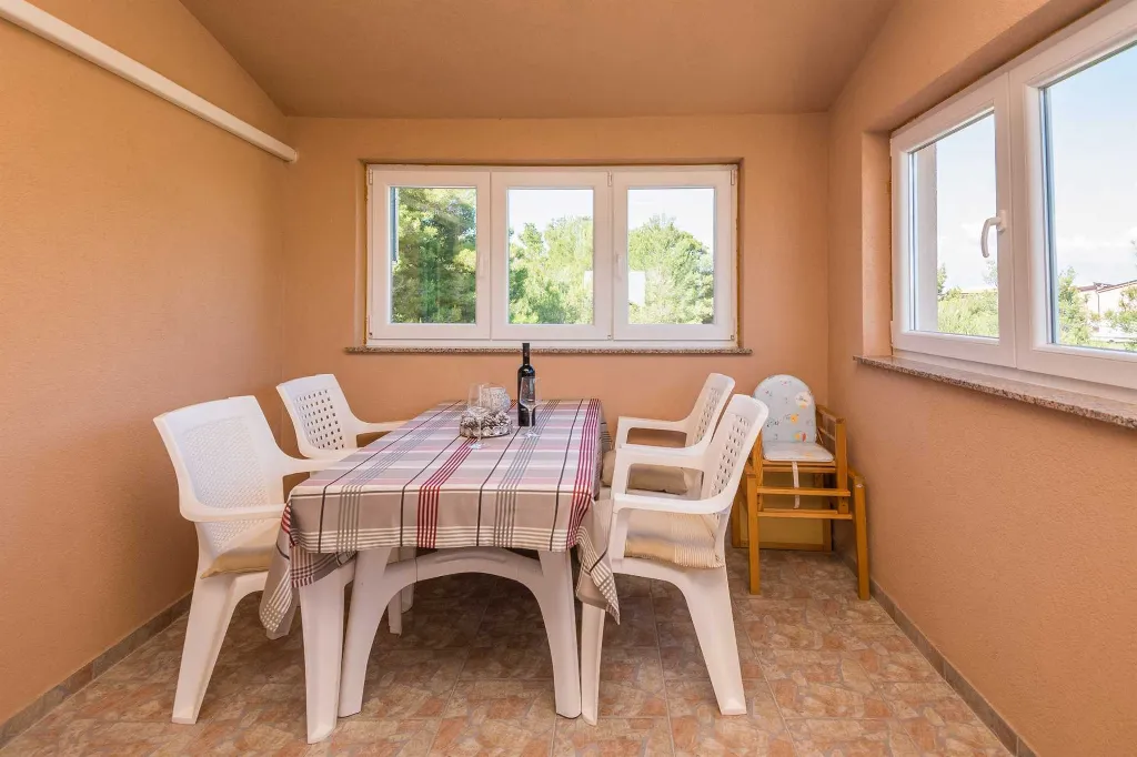 Vir Apartment for 2-3 Guests in a Quiet Area
