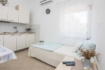 Vir Apartment for 2-3 Guests in a Quiet Area