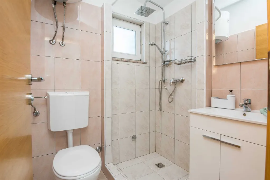 Vir Apartment for 2-3 Guests in a Quiet Area