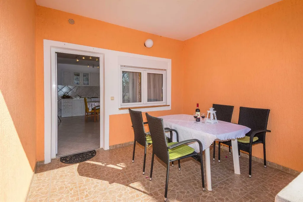Ground-Floor Apartment in Vir for 2–4, Sea View Terrace