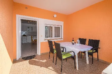 Ground-Floor Apartment in Vir for 2–4, Sea View Terrace