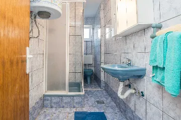 Ground-Floor Apartment in Vir for 2–4, Sea View Terrace